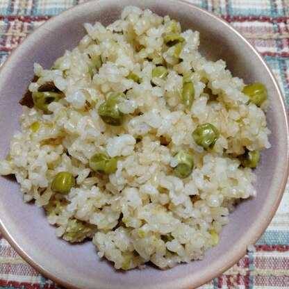 塩麹と昆布で簡単豆ご飯が出来ました。昆布は、刻んで入れました。